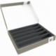 Feldherr Storage Box FSLB040 para maquetas de locomotoras, vagones y vehículos tumbados - 5 ranuras para escala TT
