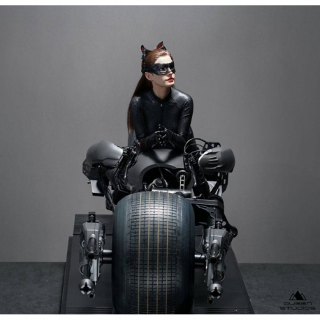 The Dark Knight Rises Statue 1/3 Catwoman 108 cm