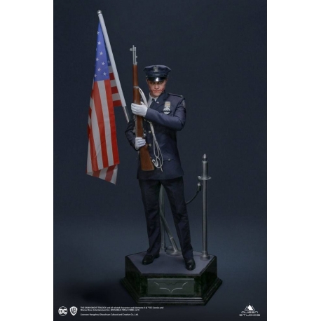 The Dark Knight Estatua 1/3 Joker Police Uniform 68 cm