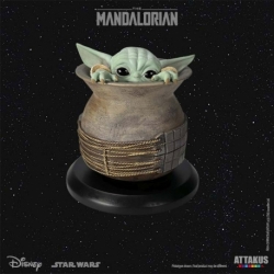 Star Wars: The Mandalorian Classic Collection Estatua 1/5 Grogu in the Jar 9 cm