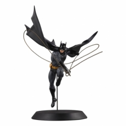 DC Direct Statue of the DC Designer Series Batman (by Dan Mora) 40 cm