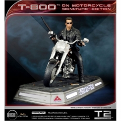 Terminator 2 Statue T-800 On Motorcycle Limited Signature Edition 70 cm