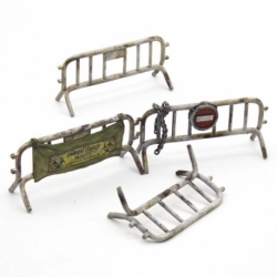 Metal Pedestrian Fence 1:48