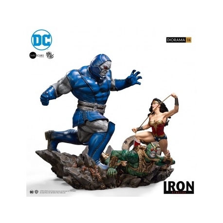 DC Comics - Wonder Woman Vs Darkseid Diorama 1/6 by Ivan Reis