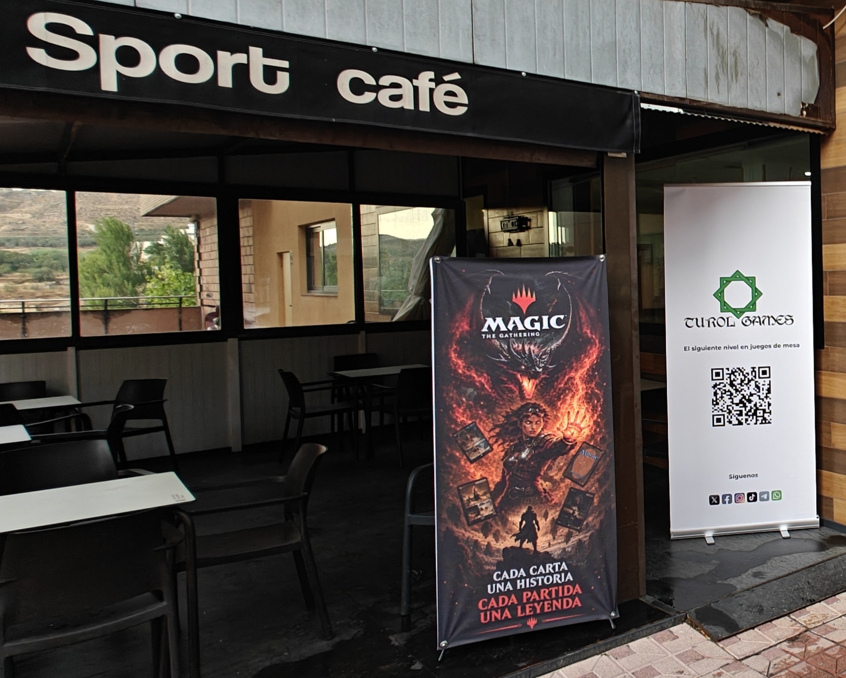 Sport Bar de Alcañiz durante la presentación de Magic The Gathering El Hobbit